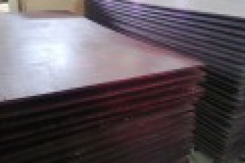 Ván cốp pha phủ keo đỏ 